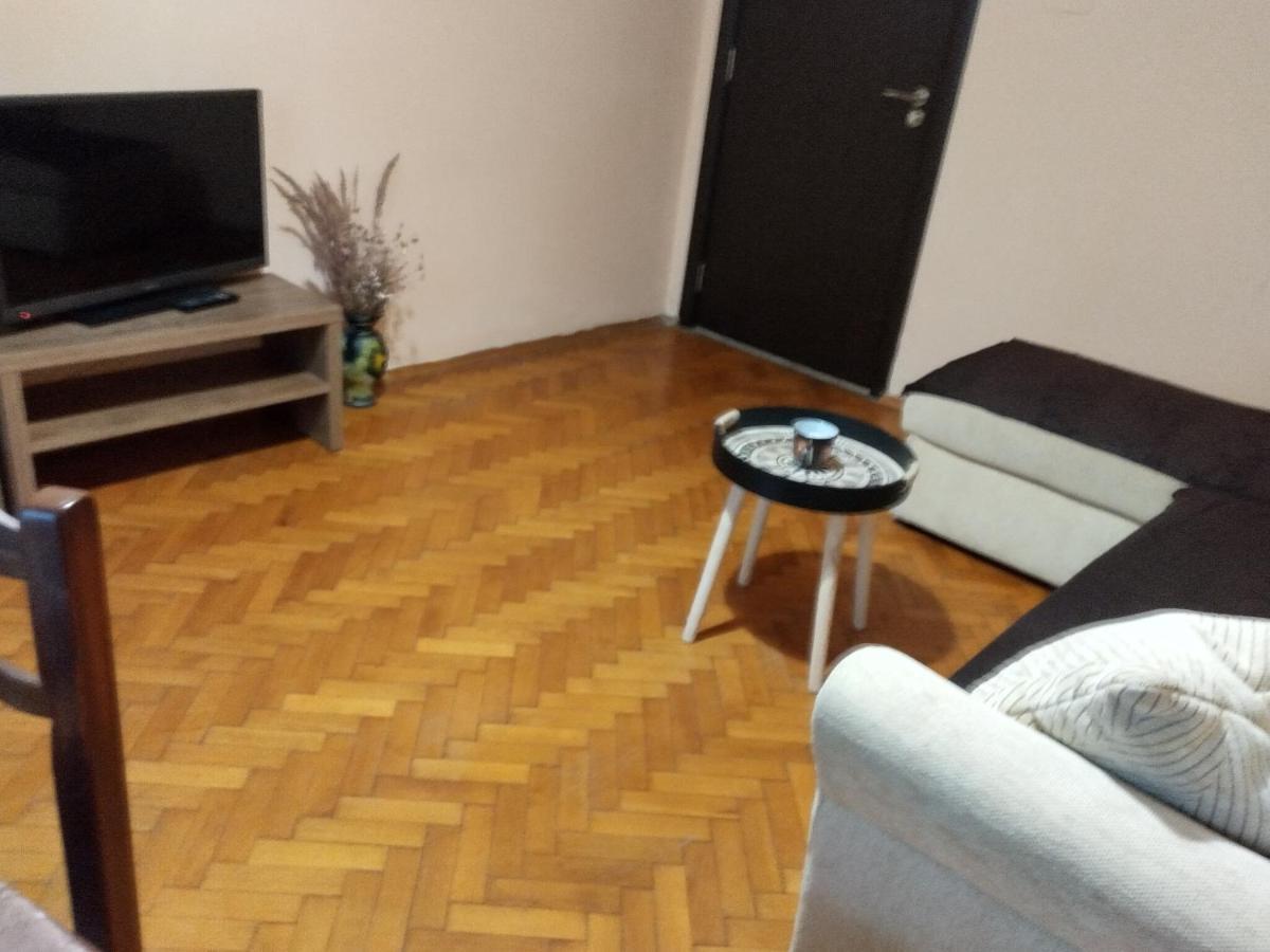 Прекрасен Апартамент В Бургас Burgas City Exterior foto